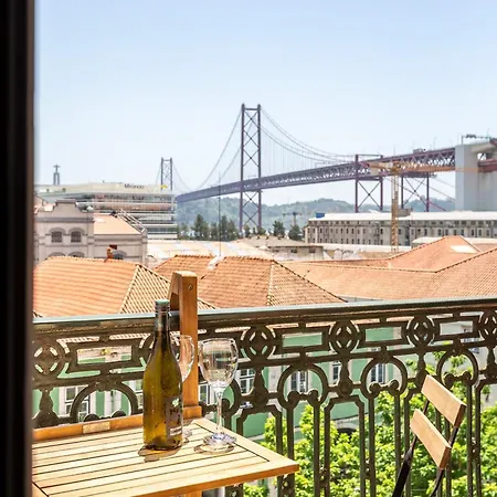 Bridge View Balcony, Near Lx Factory And Belem Апартаменты Лиссабон