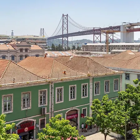 Bridge View Balcony, Near Lx Factory And Belem Apartamento Lisboa